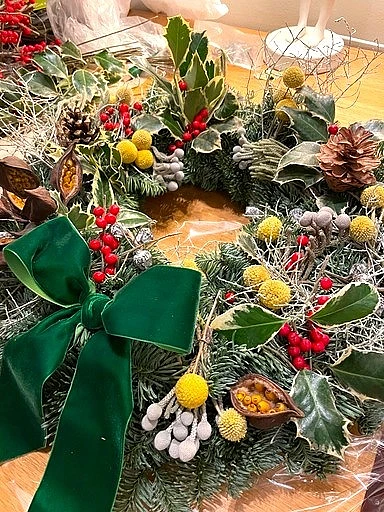 Christmas Wreath Sale by Sara Leit&atilde;o