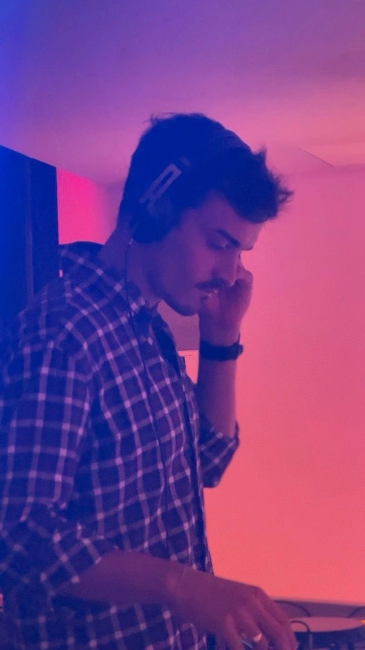 DJ Live Act - J&oslash;ey