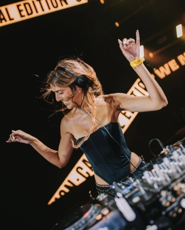 DJ Live Act Bruna Lennon