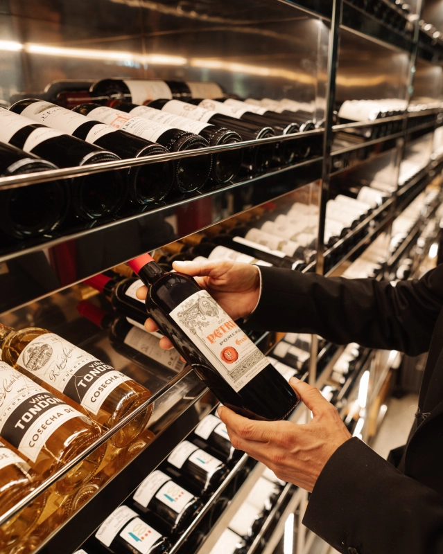 The Wine Shop | JNcQUOI Avenida