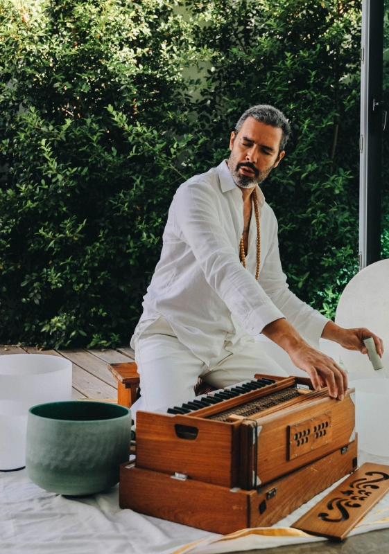 Sound Healing Session by Rodrigo Maia Loureiro